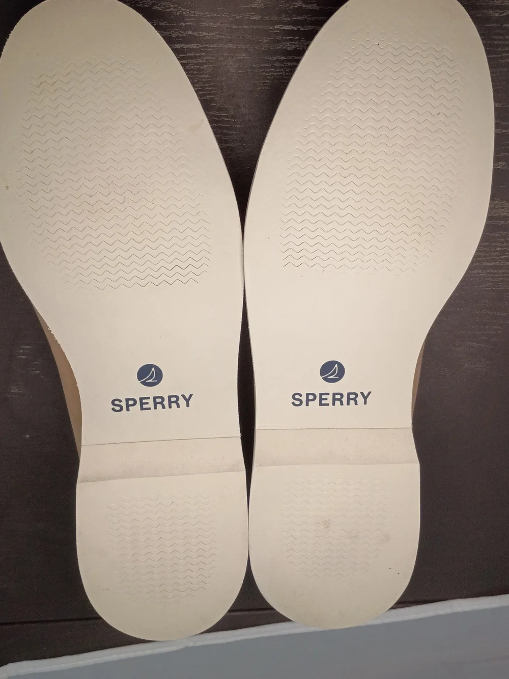 Sperry Two-Tone Cream and Tan Leather Penny Loafers. NEW Men's 10.5M